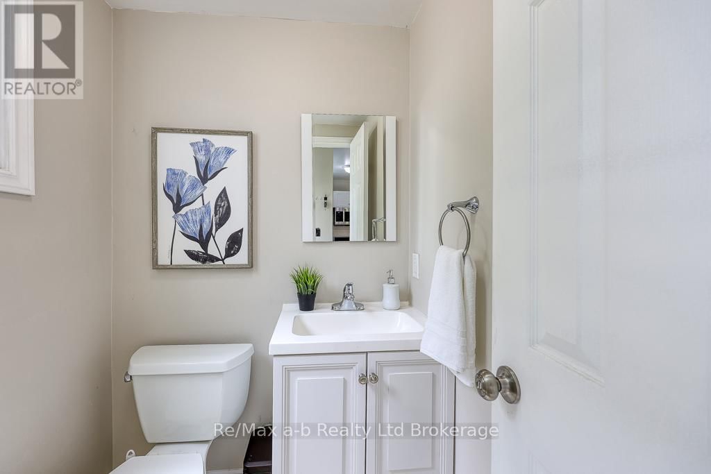 3 - 478 SPRINGBANK AVENUE NORTH Image 9