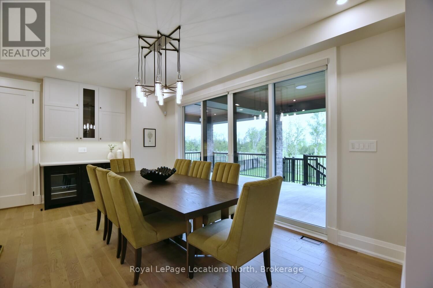 166 SPRINGSIDE CRESCENT Image 13