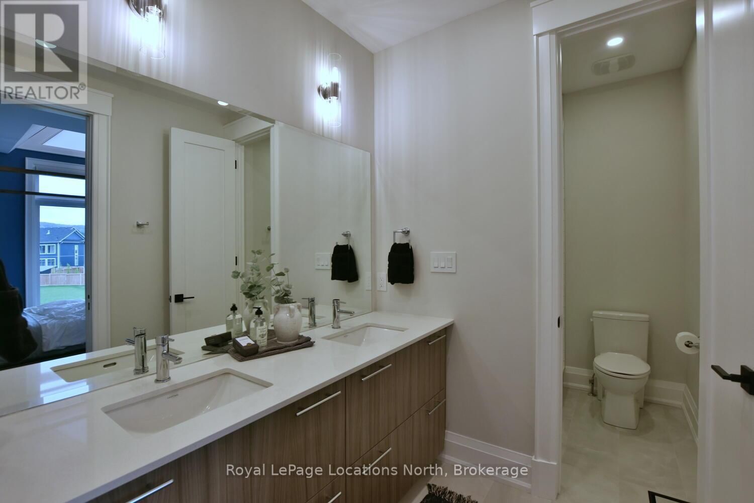 166 SPRINGSIDE CRESCENT Image 28