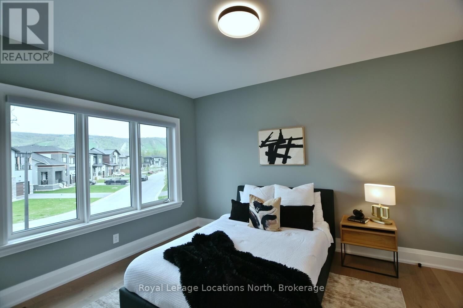 166 SPRINGSIDE CRESCENT Image 29
