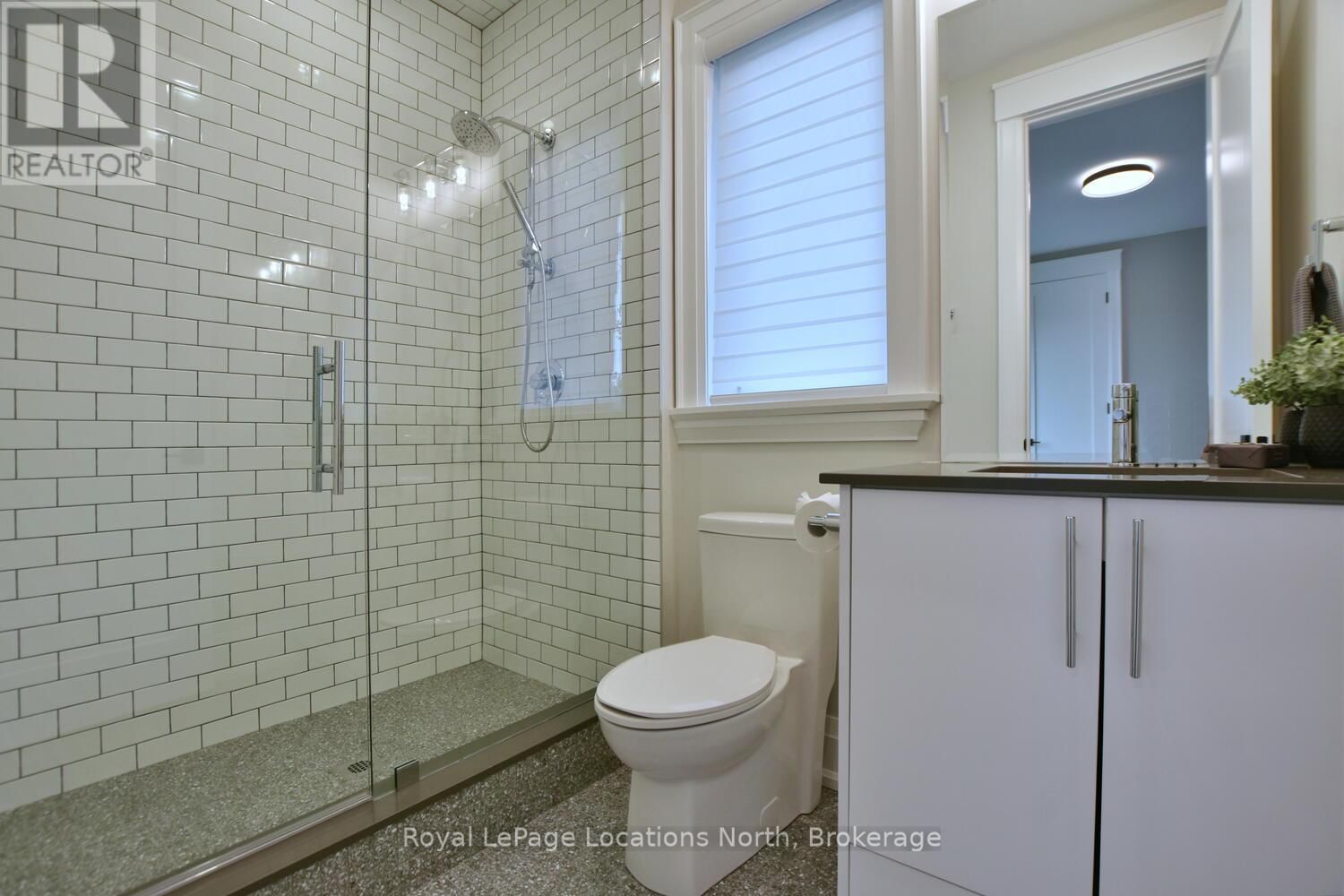 166 SPRINGSIDE CRESCENT Image 31