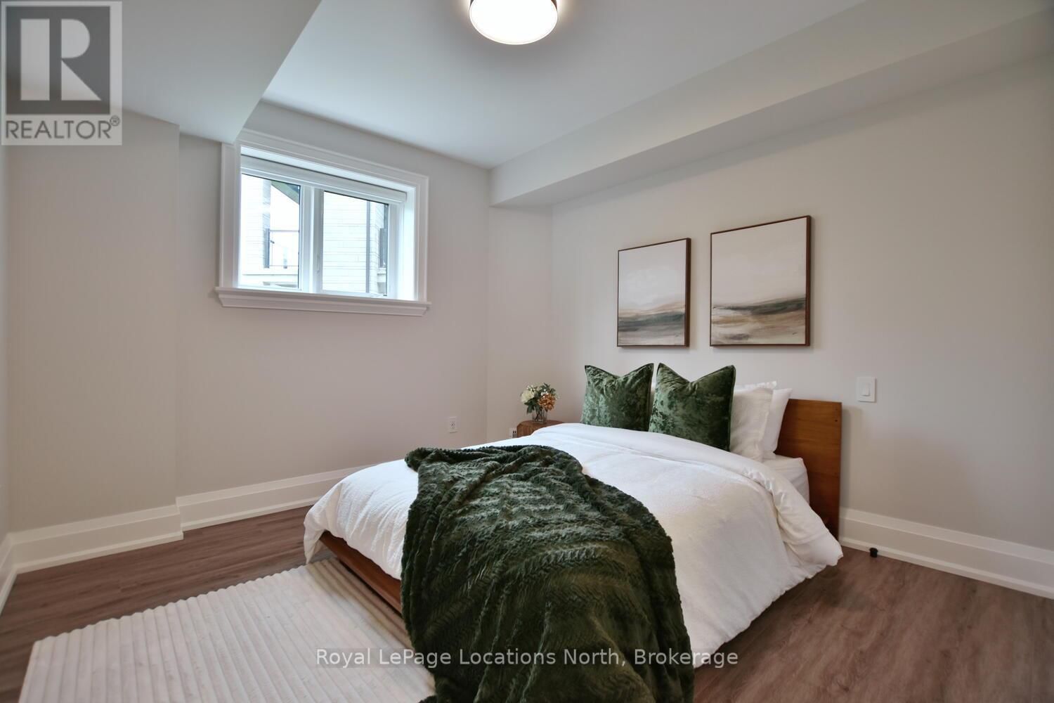 166 SPRINGSIDE CRESCENT Image 34