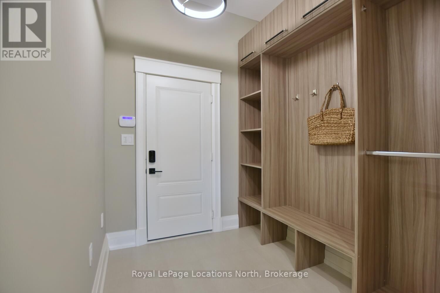 166 SPRINGSIDE CRESCENT Image 38