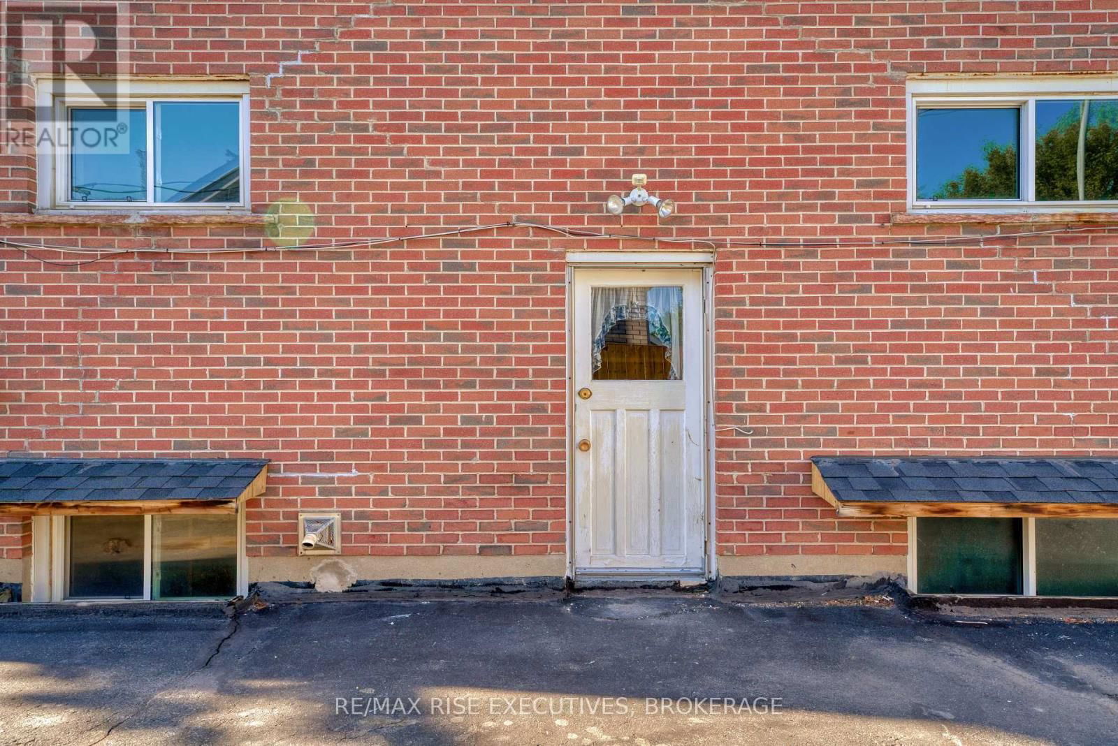 2 - 19 BAKER STREET Image 16