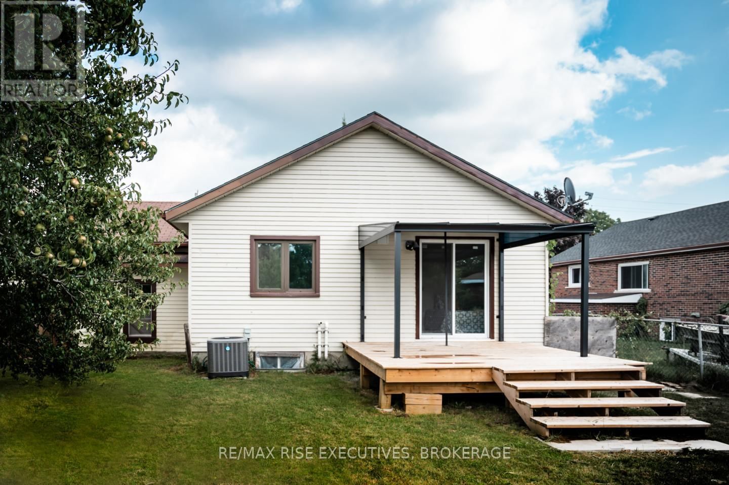 2 - 258 KINGSCOURT AVENUE Image 17