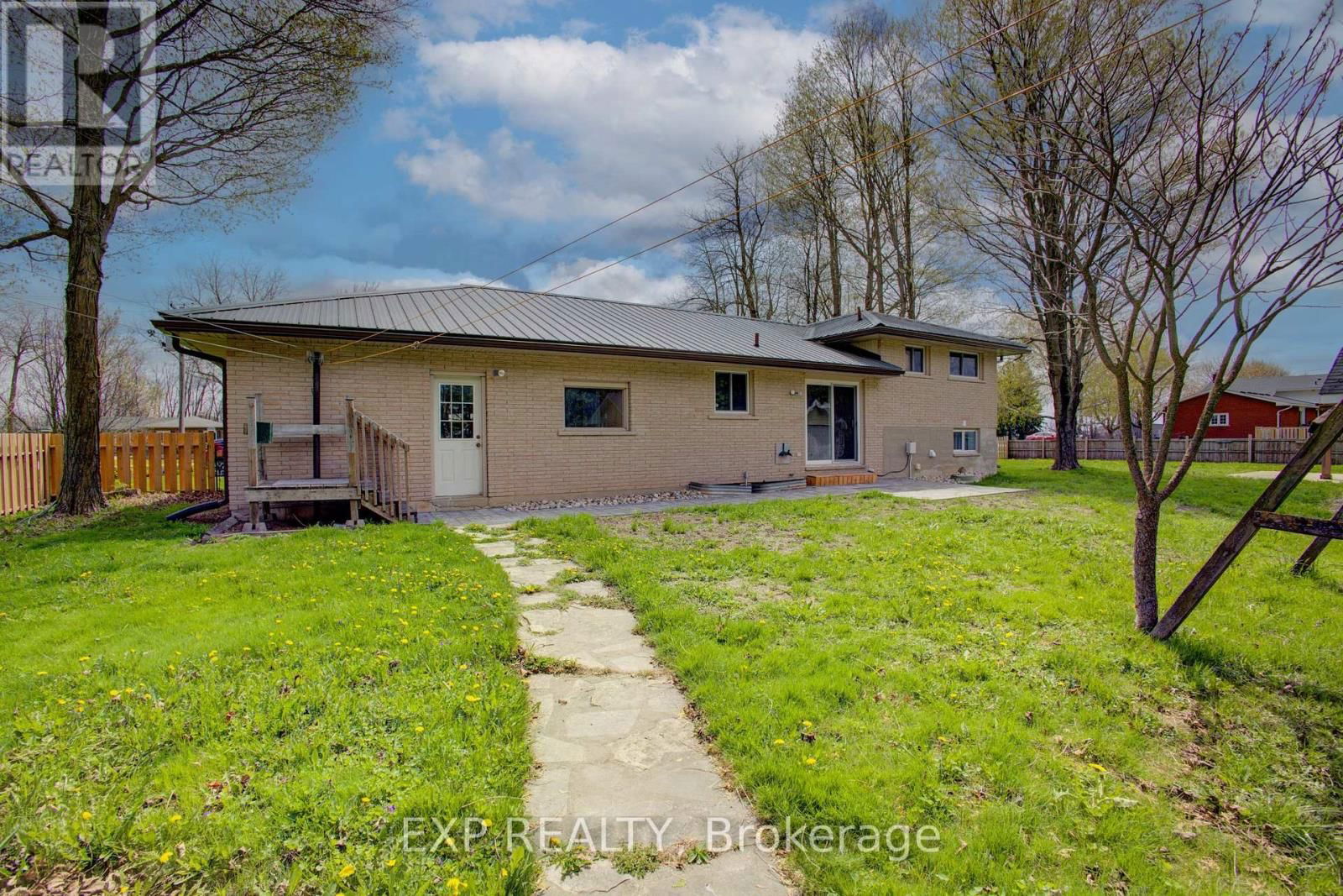 109 MCGIVERN STREET Image 30