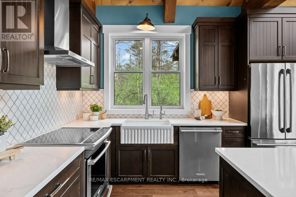 1040 CLYDE ROAD Image 11