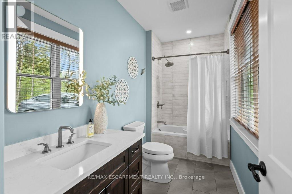 1040 CLYDE ROAD Image 24