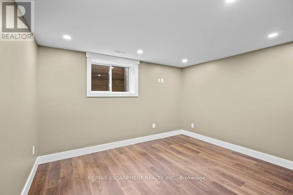 1040 CLYDE ROAD Image 39