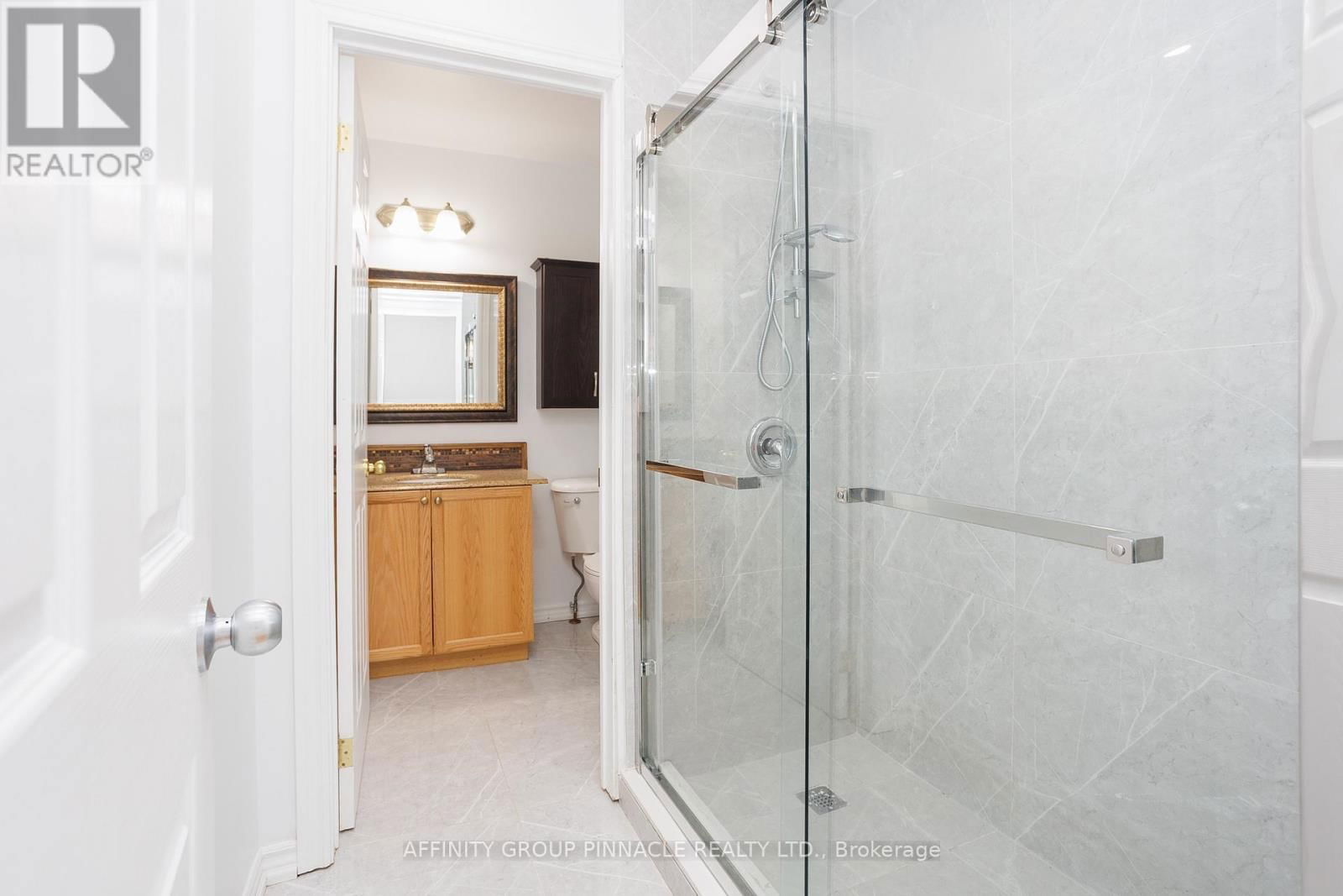 4 CHAMPLAIN BOULEVARD Image 15