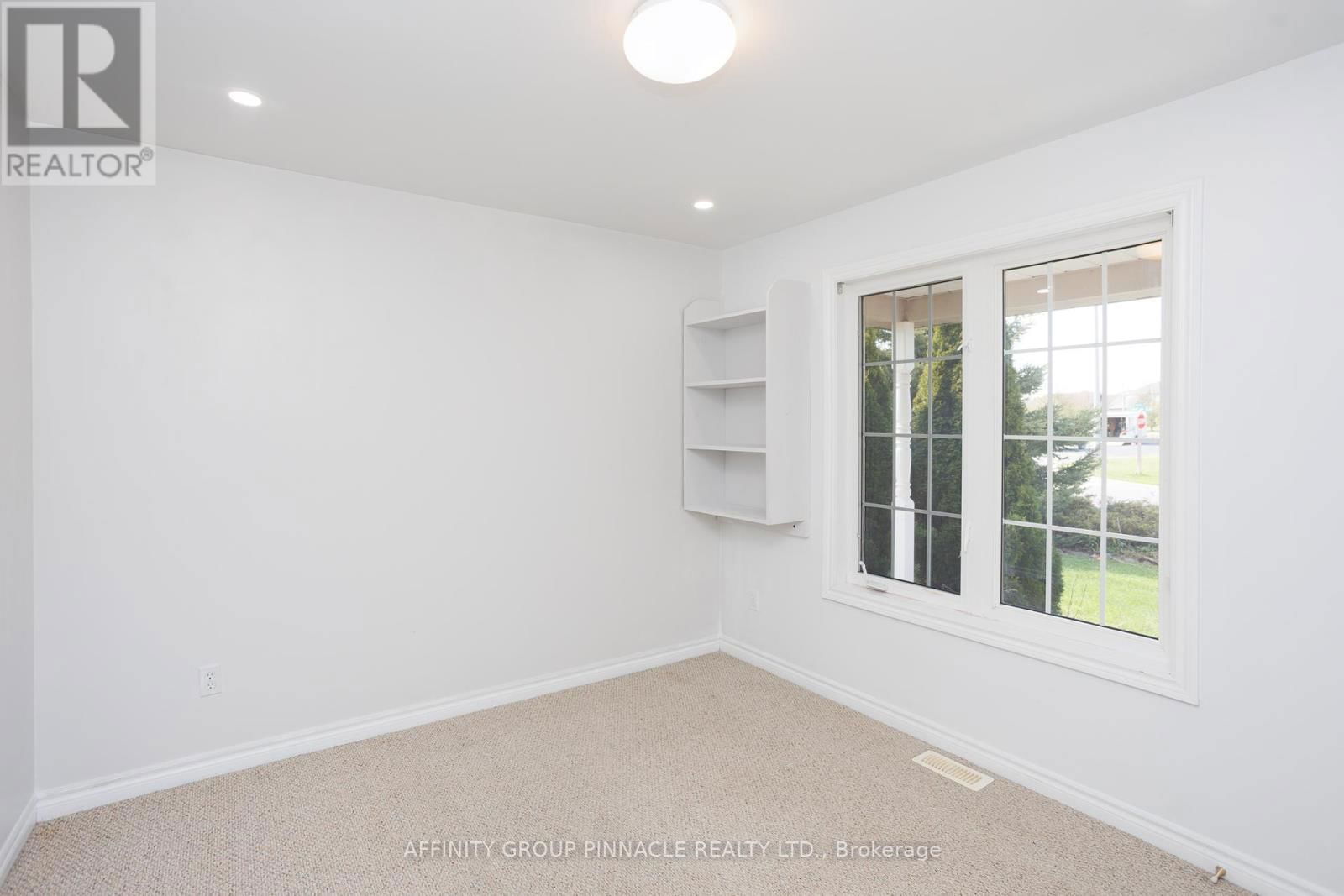 4 CHAMPLAIN BOULEVARD Image 16