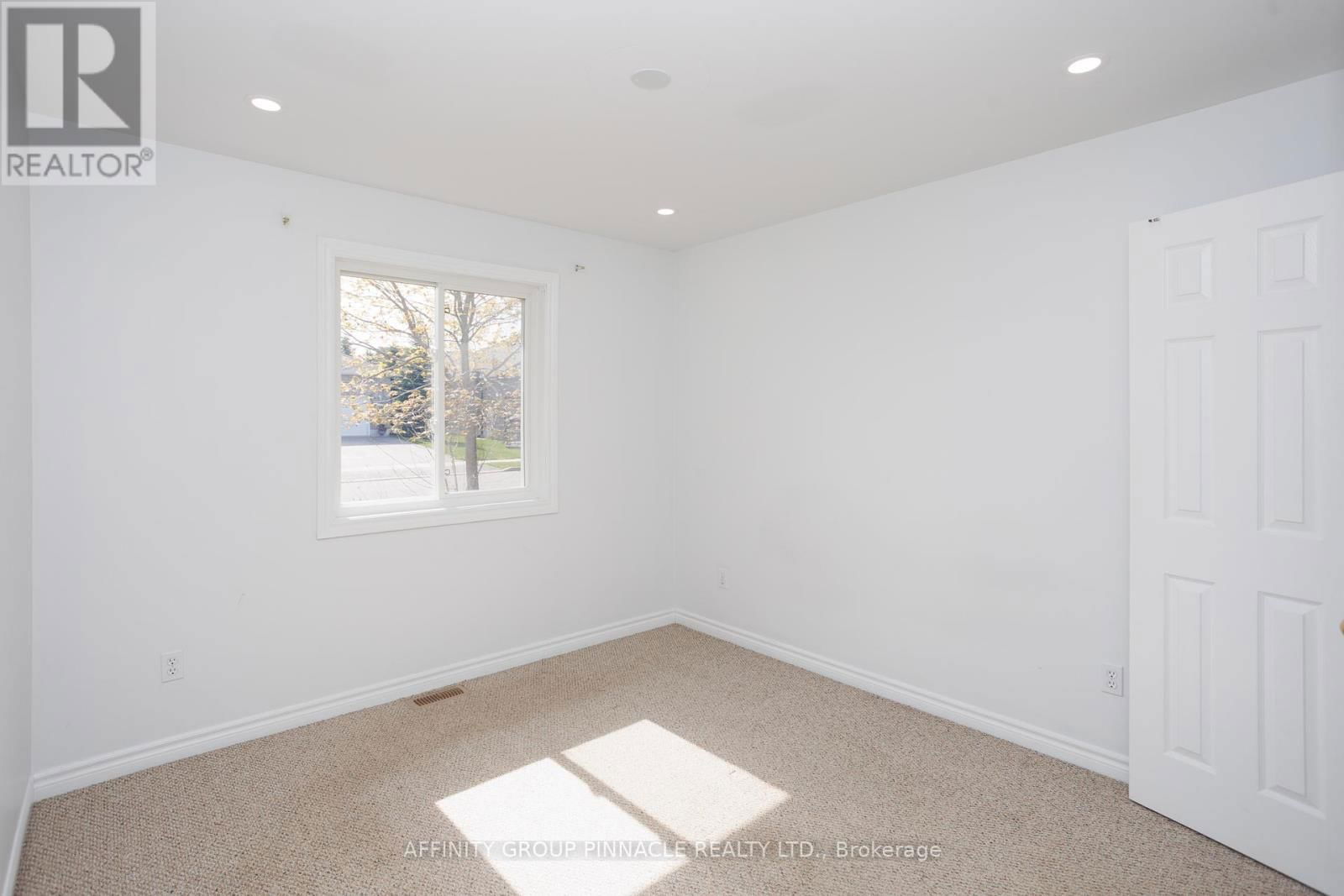 4 CHAMPLAIN BOULEVARD Image 18