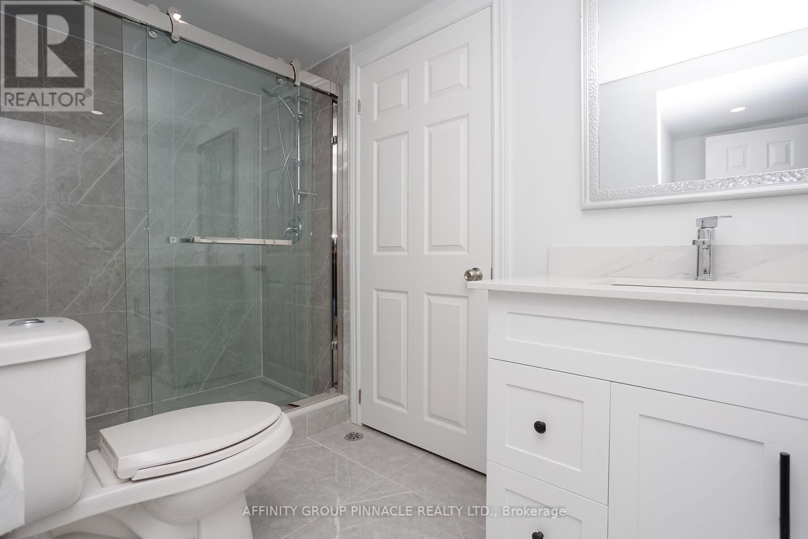 4 CHAMPLAIN BOULEVARD Image 26