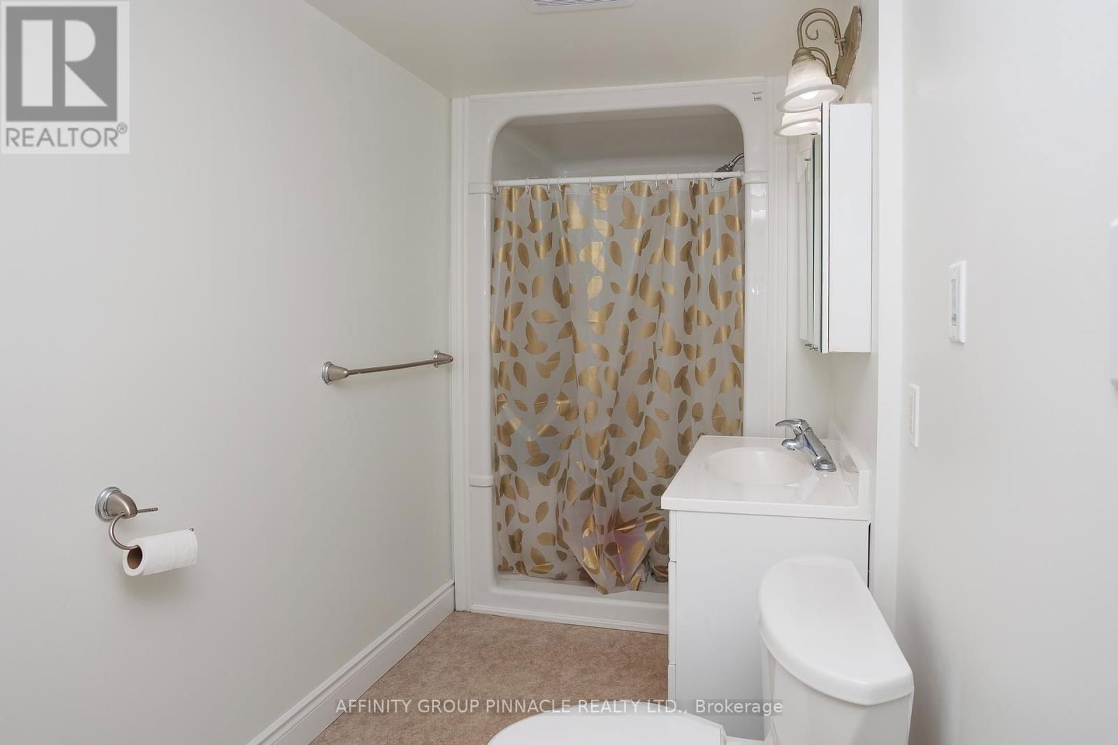 4 CHAMPLAIN BOULEVARD Image 30