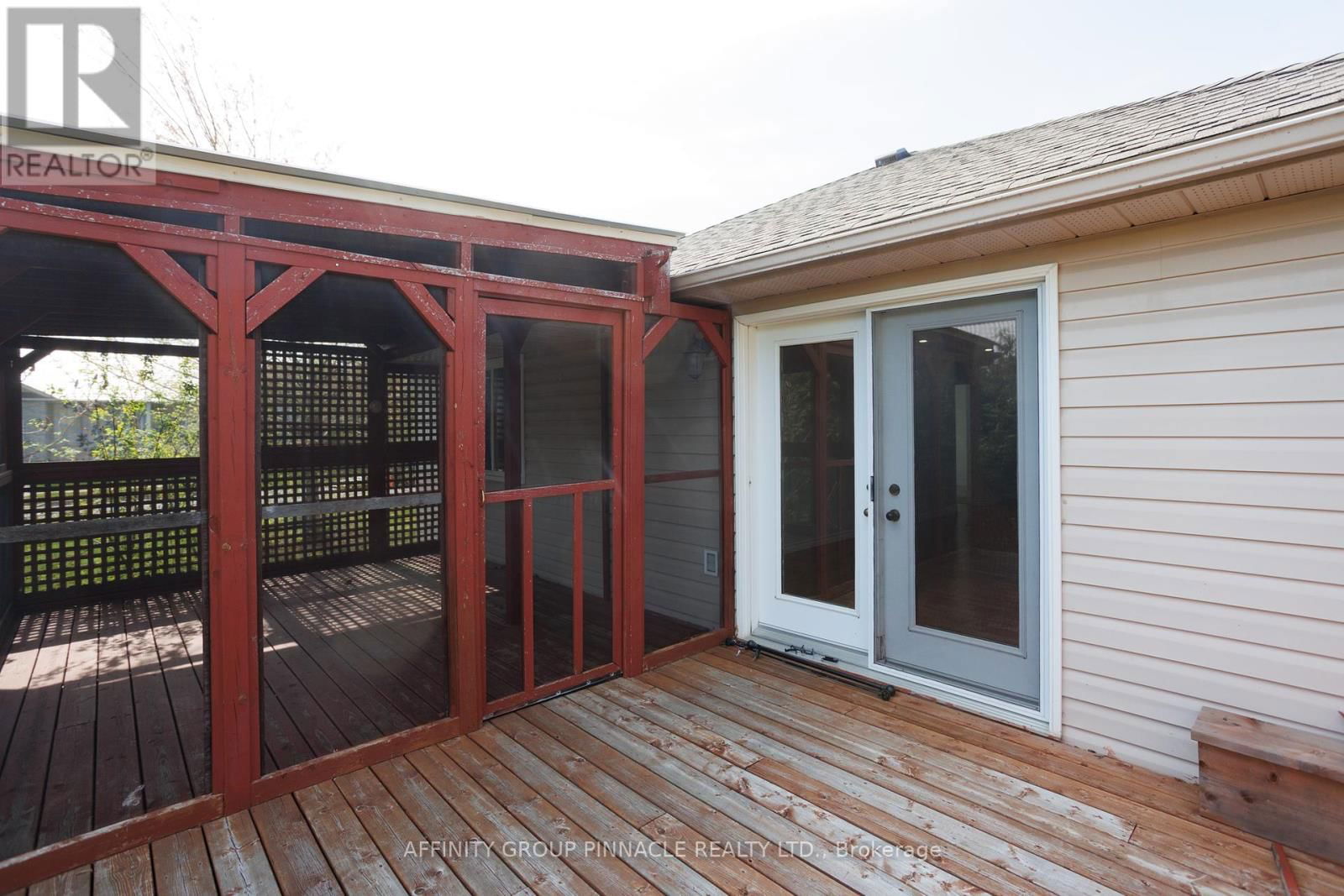 4 CHAMPLAIN BOULEVARD Image 32