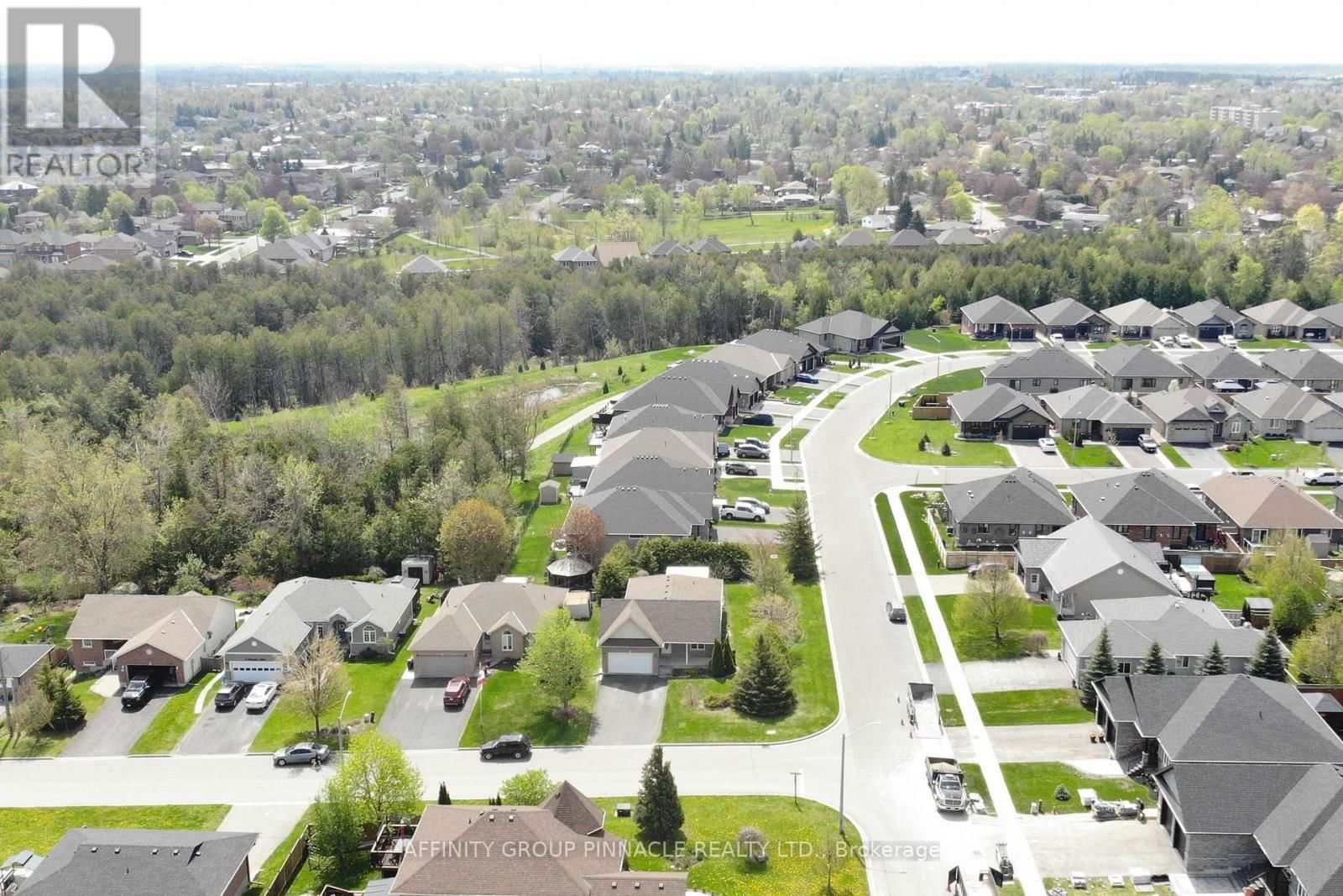 4 CHAMPLAIN BOULEVARD Image 36