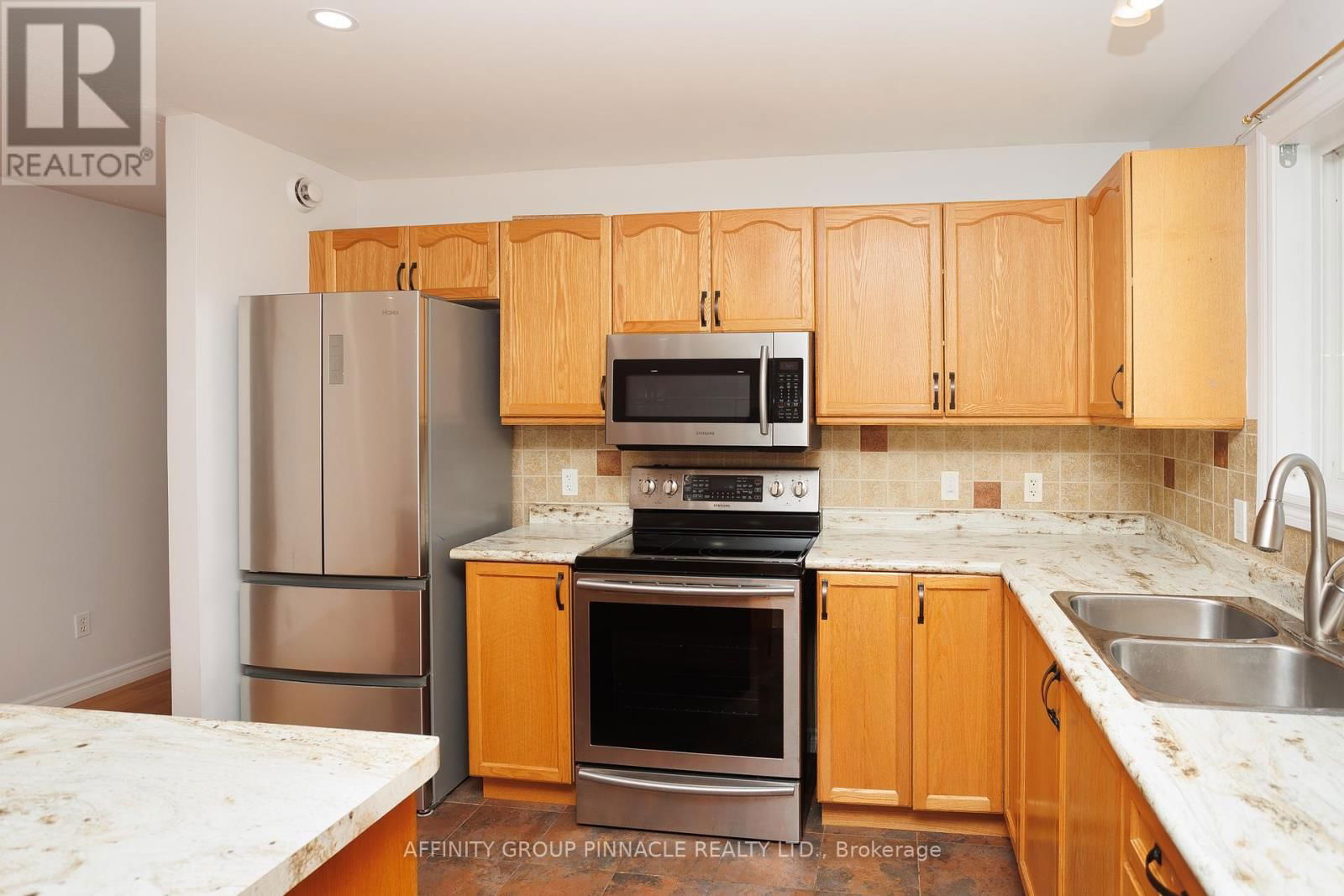 4 CHAMPLAIN BOULEVARD Image 7