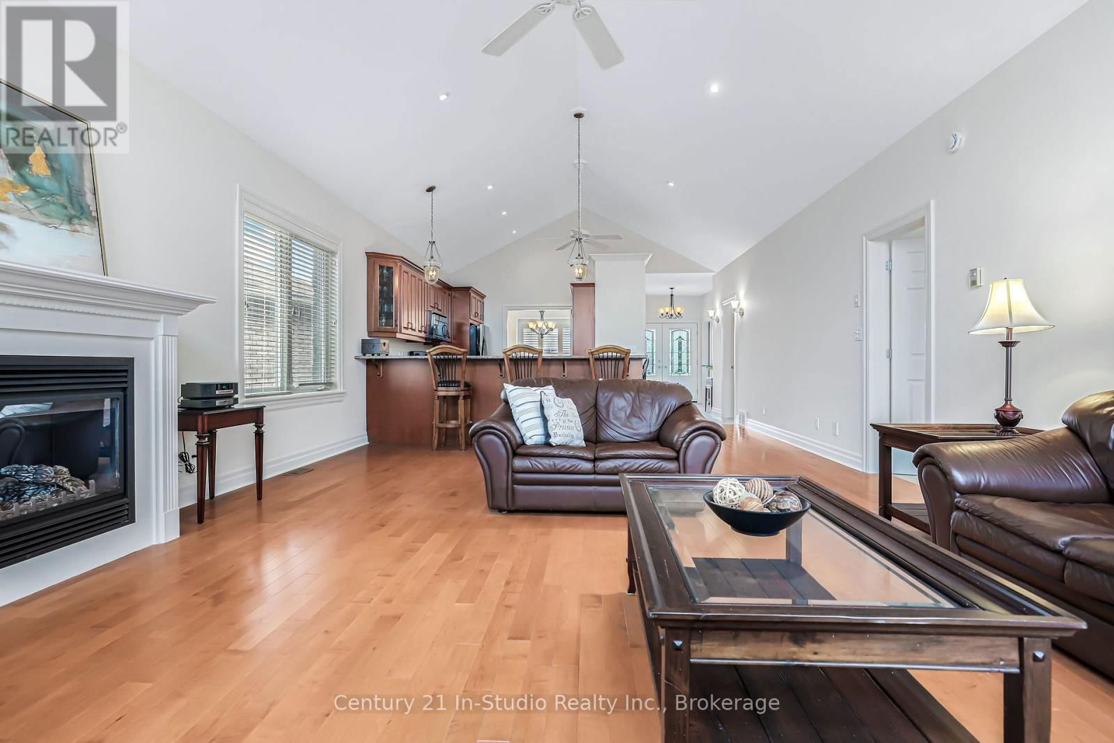 6 GLEN ABBEY COURT Image 17