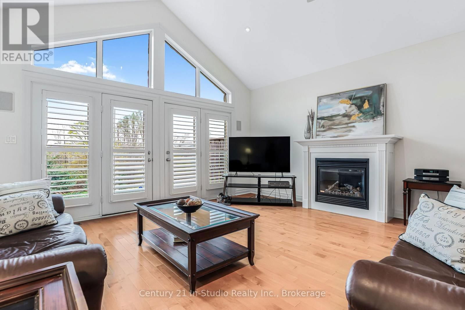 6 GLEN ABBEY COURT Image 21
