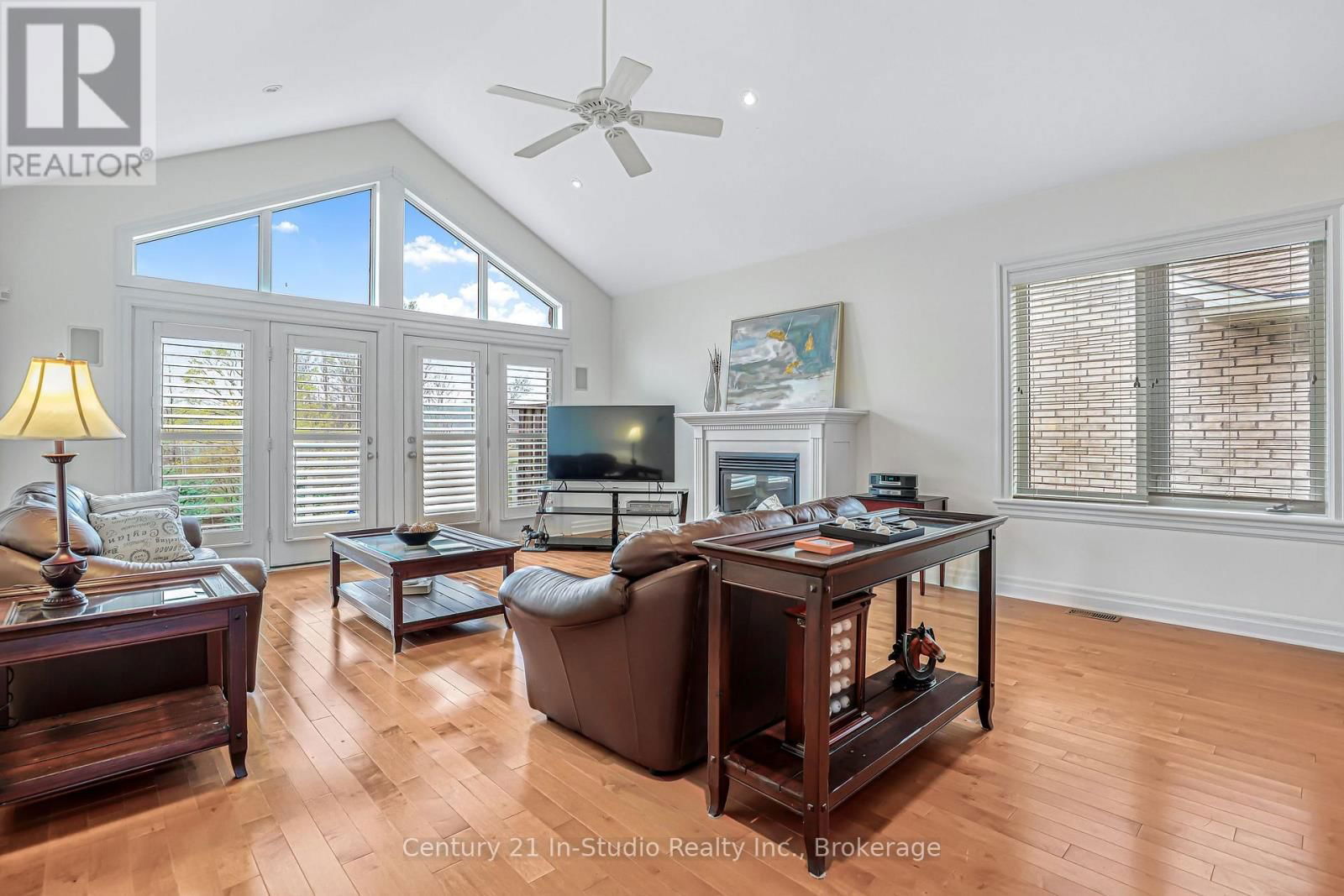 6 GLEN ABBEY COURT Image 26
