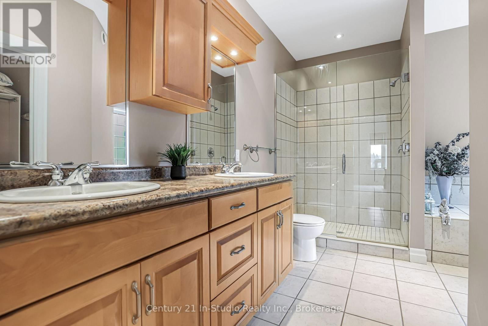 6 GLEN ABBEY COURT Image 27