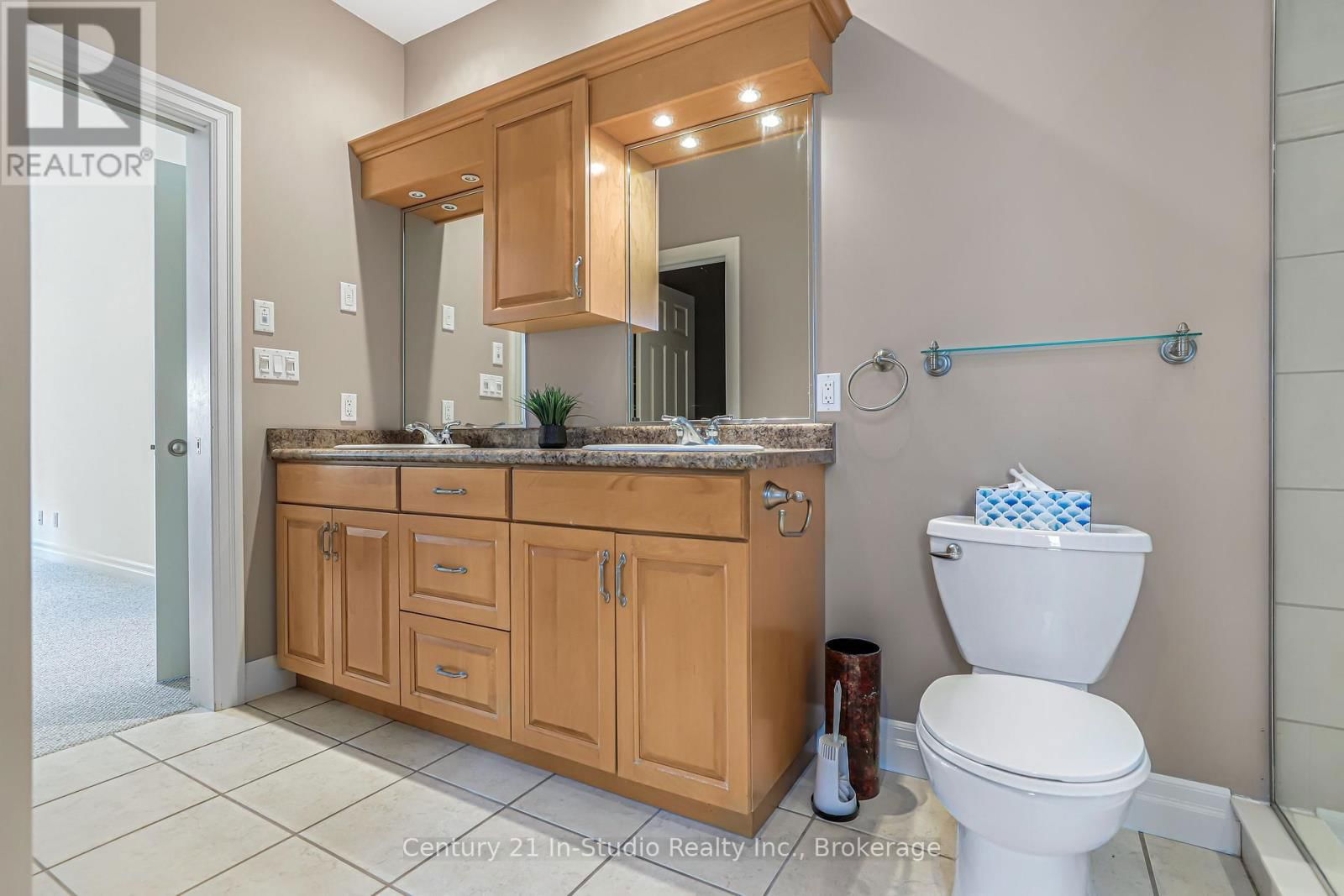 6 GLEN ABBEY COURT Image 29