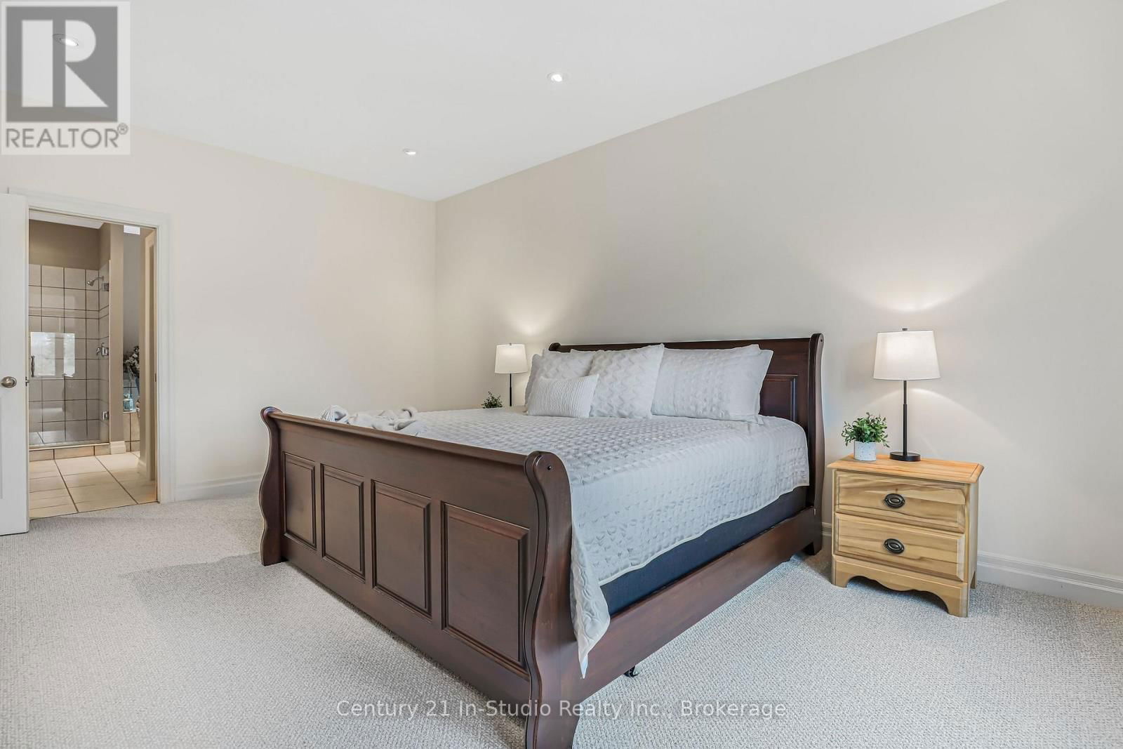 6 GLEN ABBEY COURT Image 31