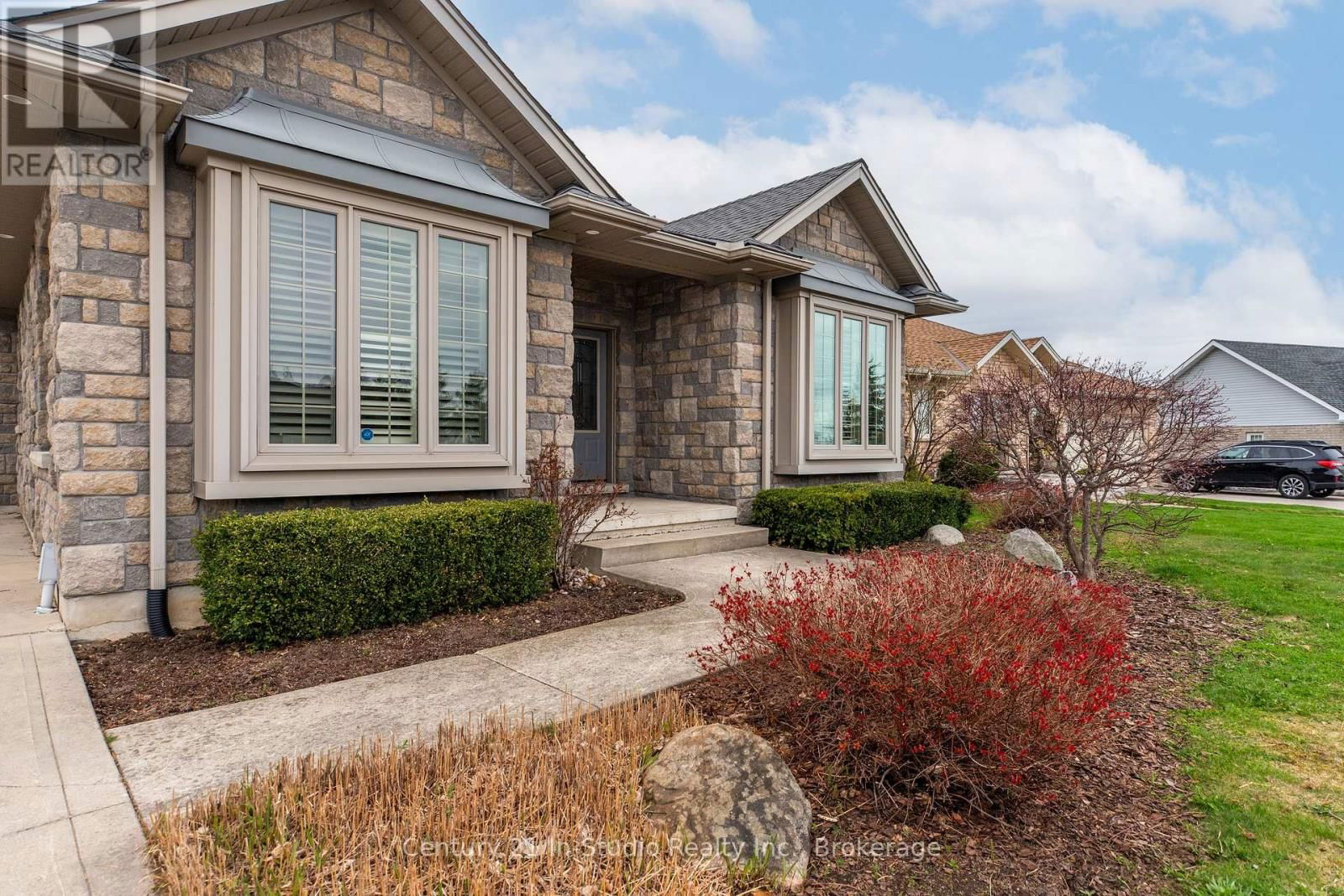 6 GLEN ABBEY COURT Image 8