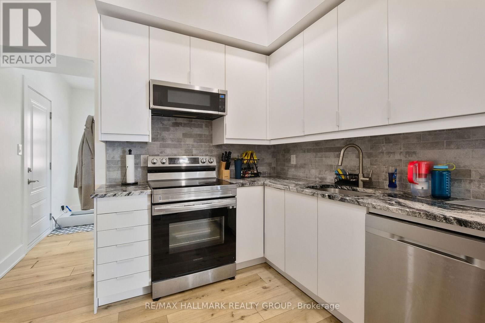 531 MCLEOD STREET Image 13