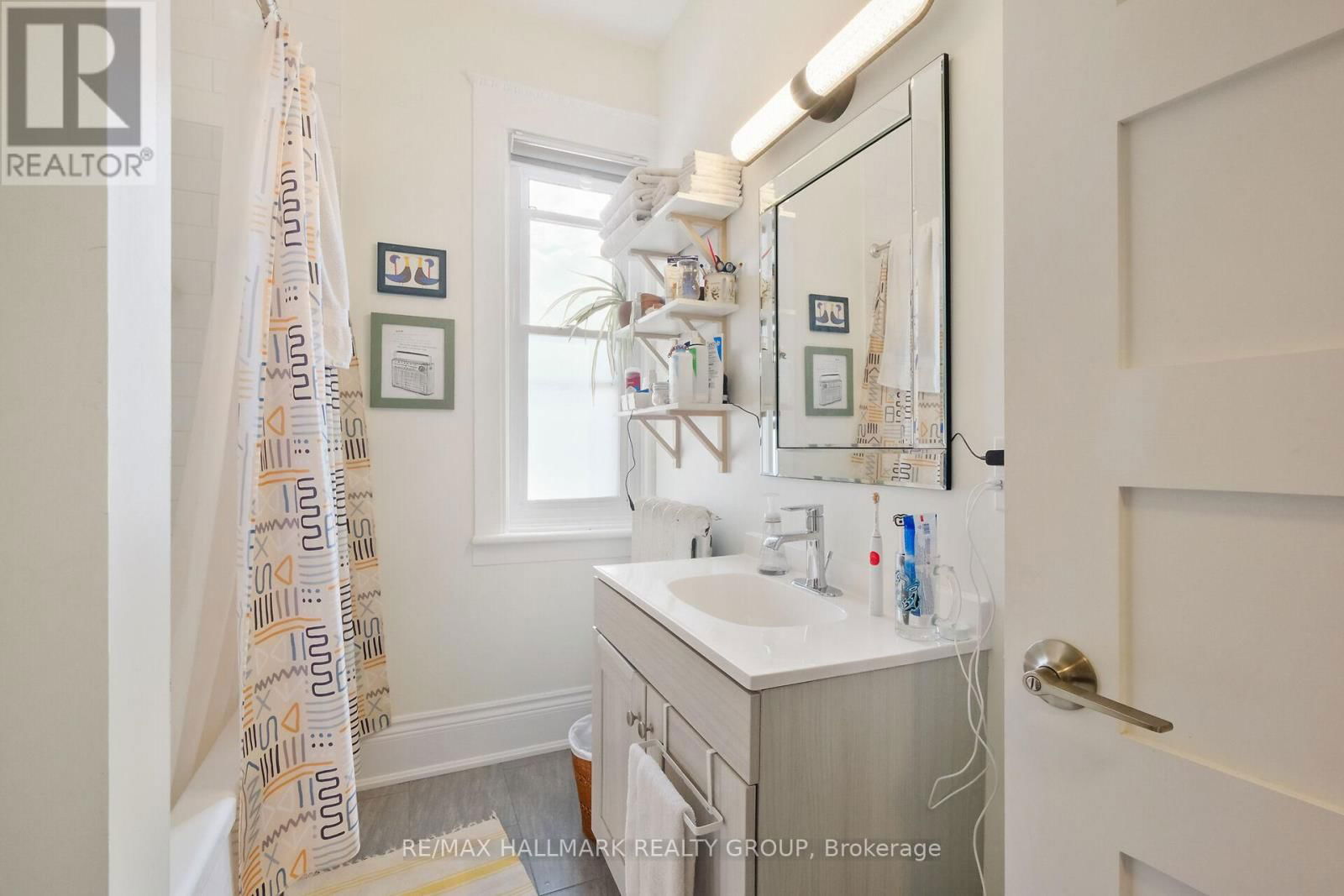 531 MCLEOD STREET Image 36