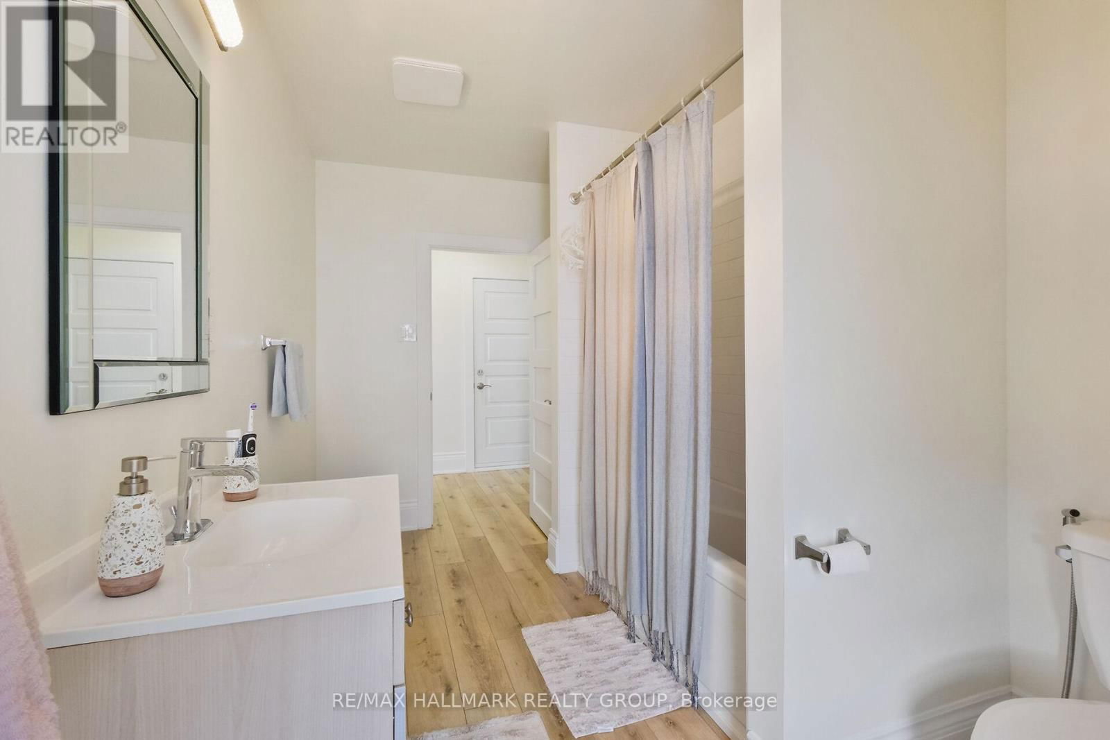 531 MCLEOD STREET Image 45