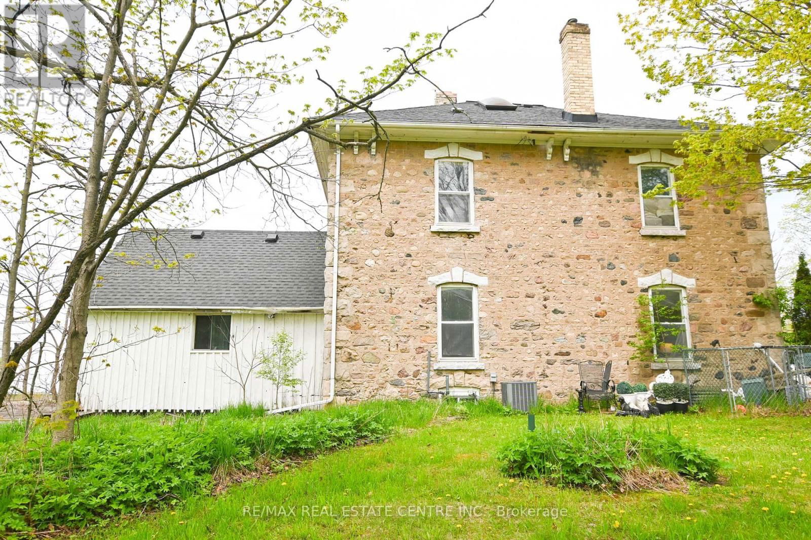 5192 THIRD LINE Image 21