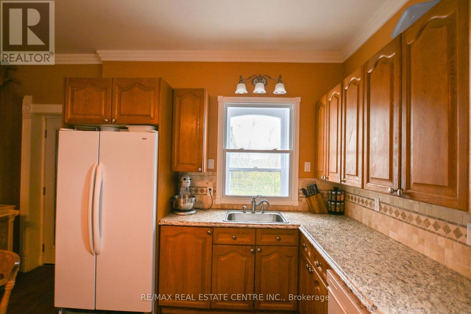 5192 THIRD LINE Image 7