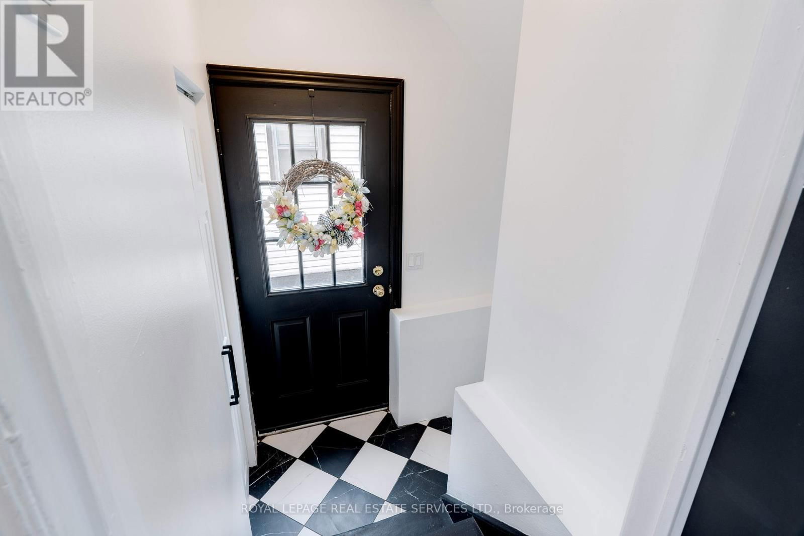 600 QUEBEC STREET Image 28
