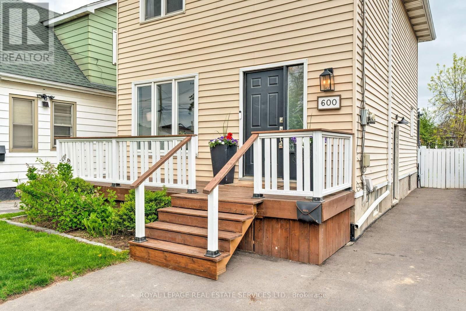 600 QUEBEC STREET Image 3