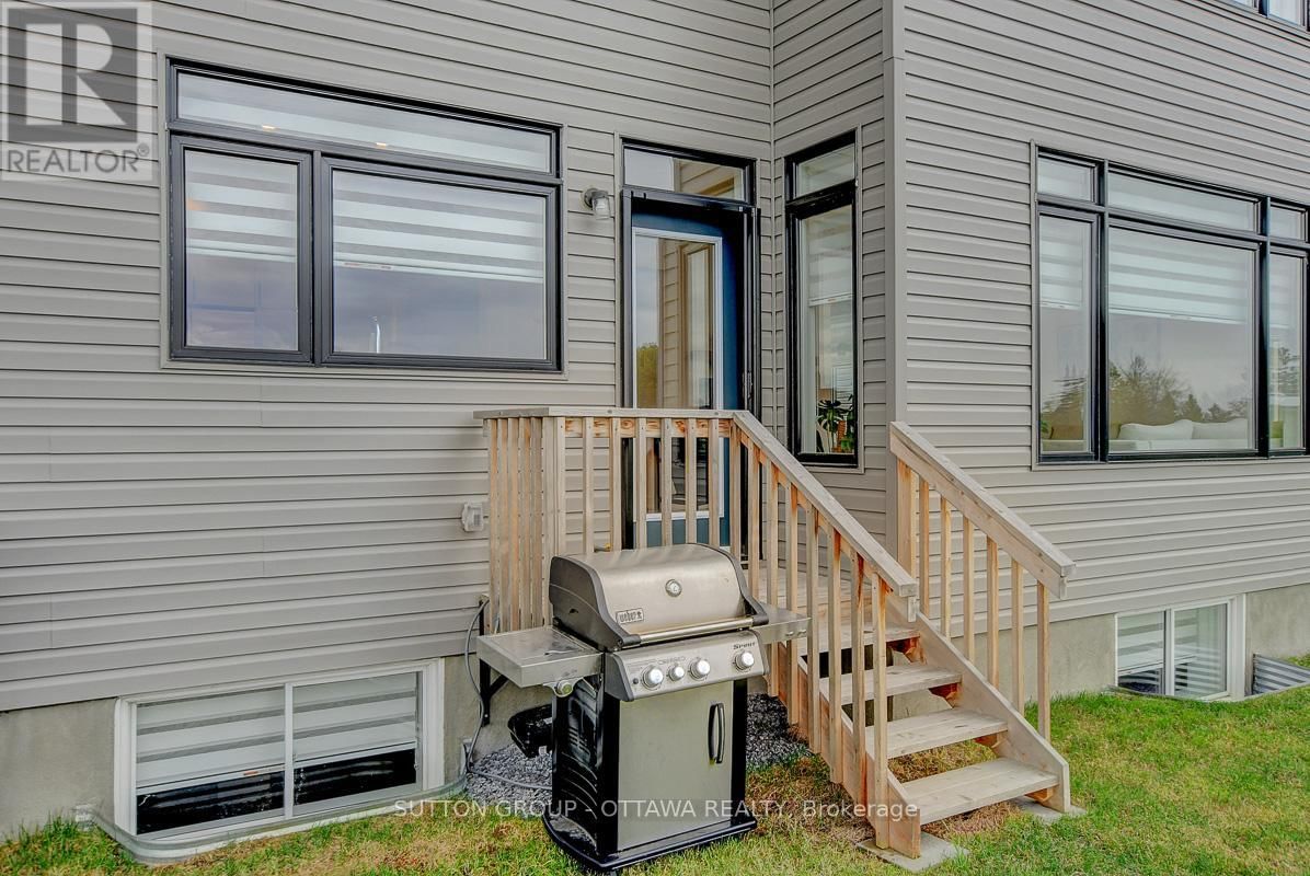 908 DUXBURY LANE Image 37
