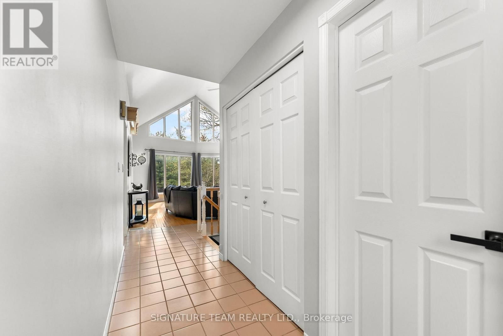 314 ROBERTSON LINE Image 10