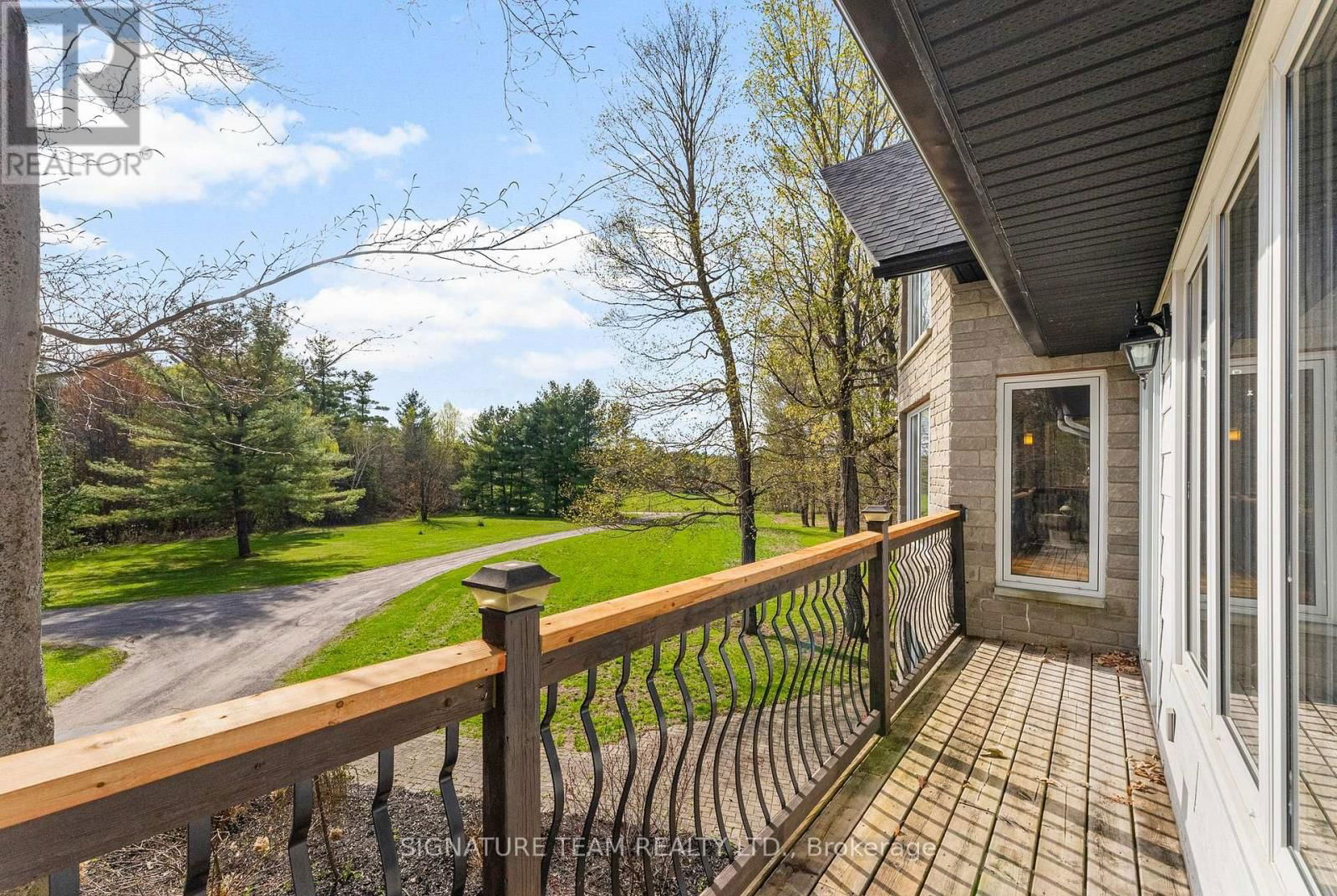 314 ROBERTSON LINE Image 12
