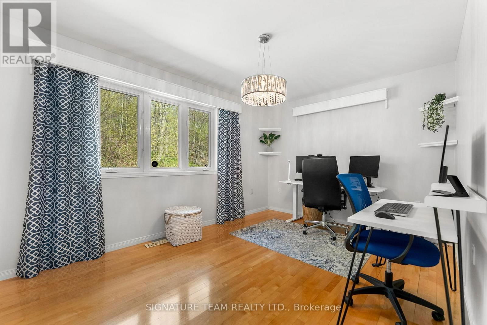 314 ROBERTSON LINE Image 34