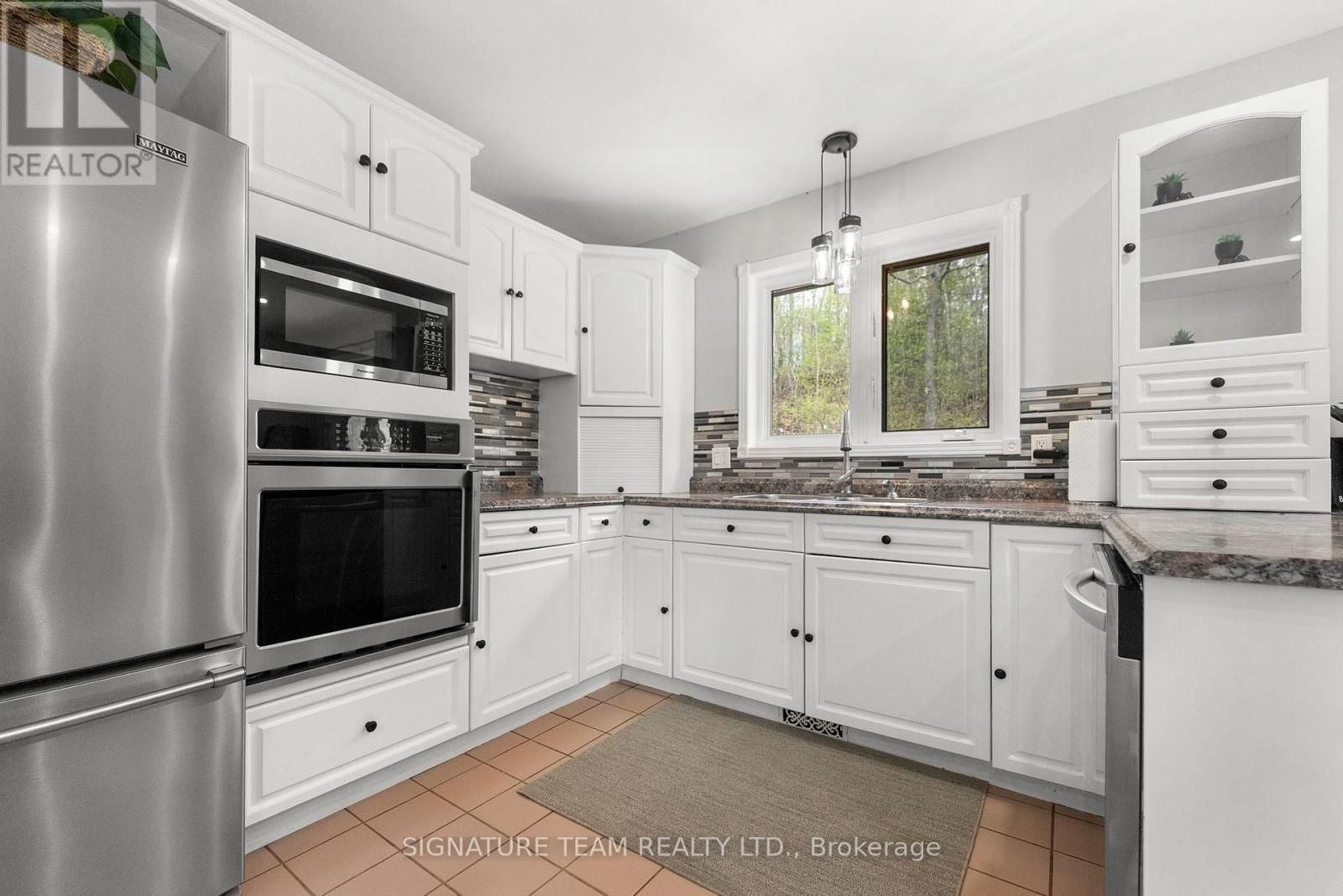 314 ROBERTSON LINE Image 7