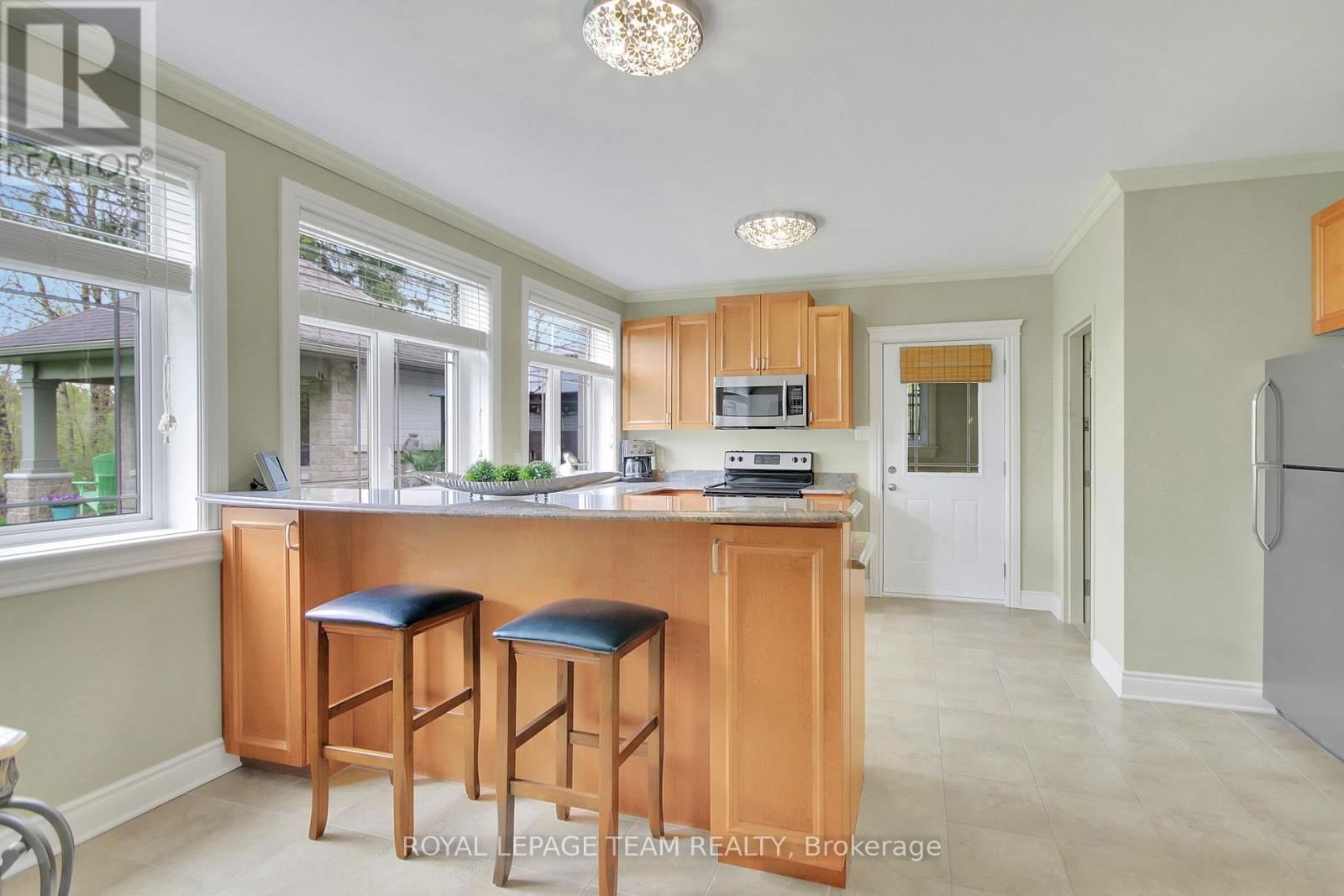 5591 MANOTICK MAIN STREET Image 31