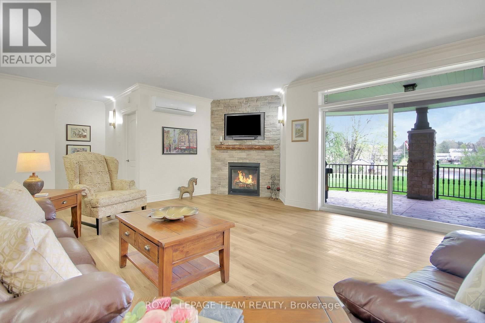 5591 MANOTICK MAIN STREET Image 34