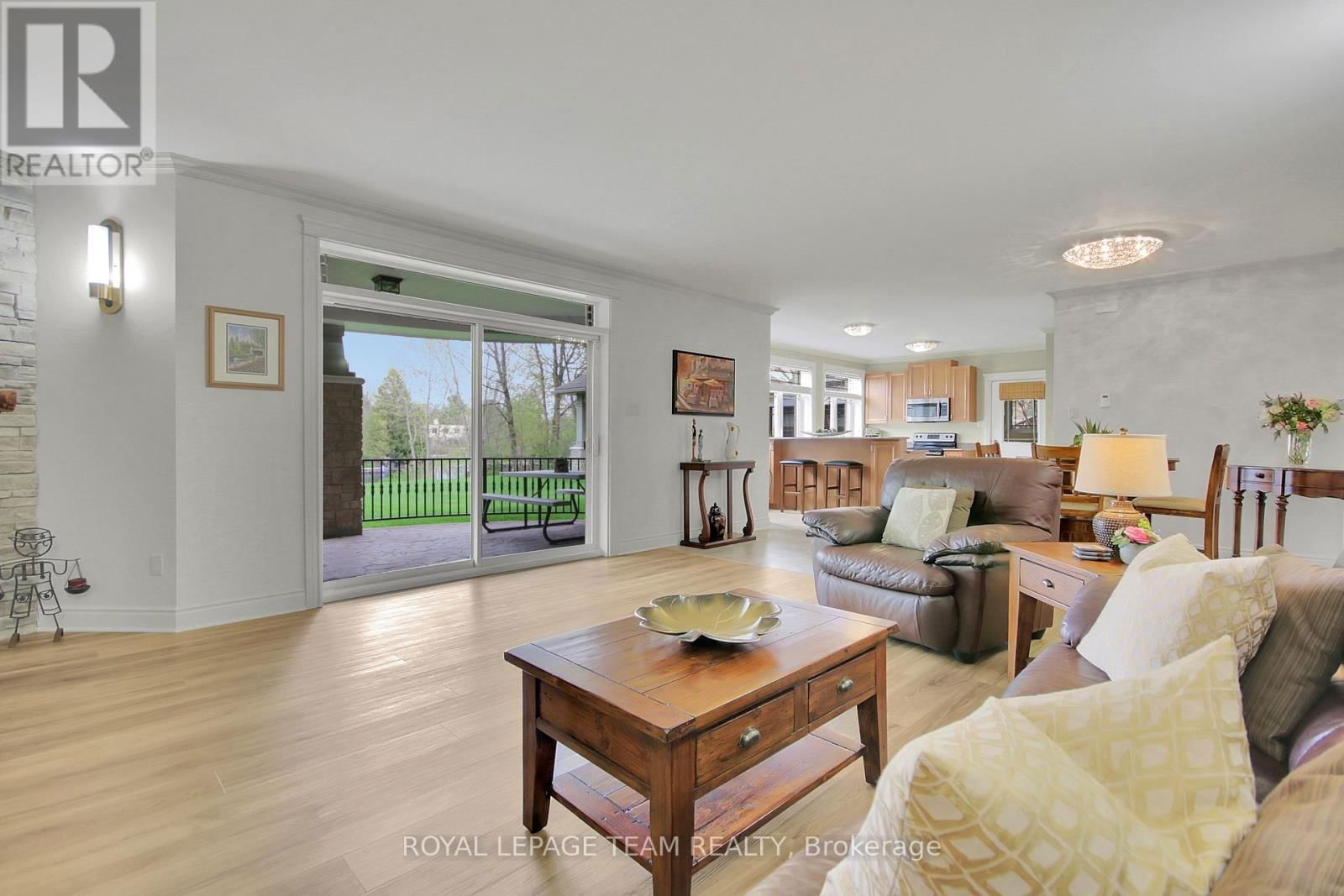 5591 MANOTICK MAIN STREET Image 35