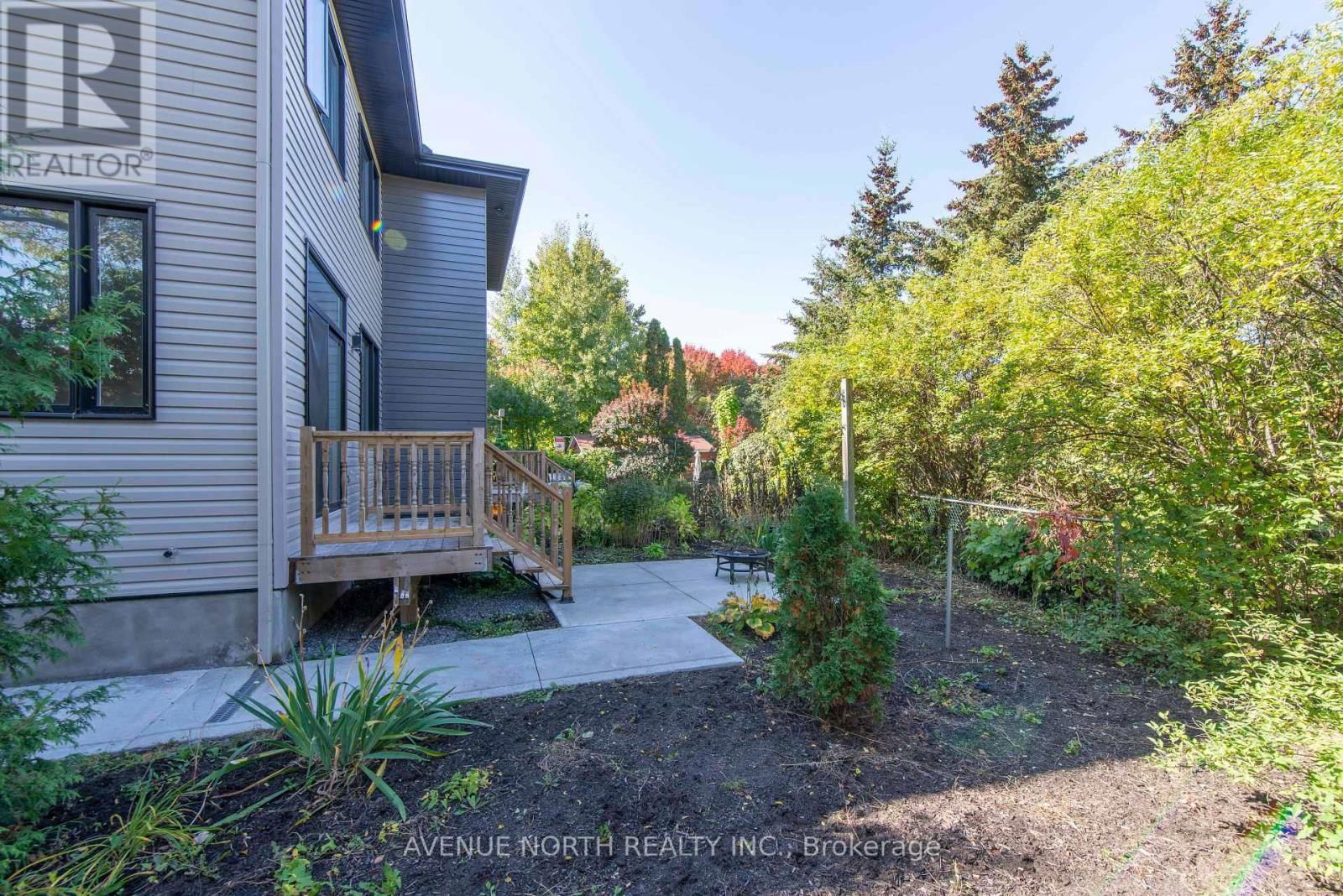 503 COTE STREET Image 32