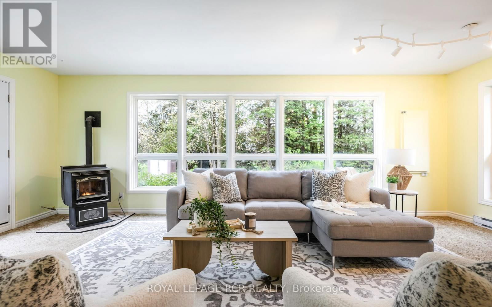 433409 4TH LINE Image 12