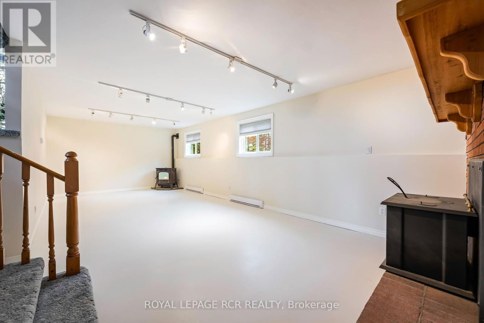 433409 4TH LINE Image 34