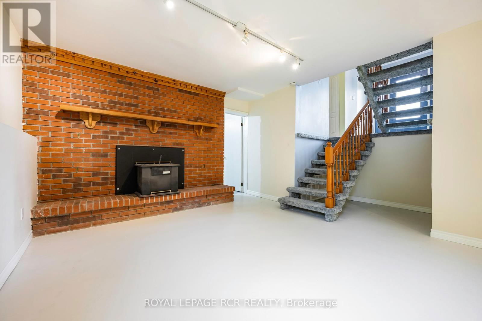 433409 4TH LINE Image 36