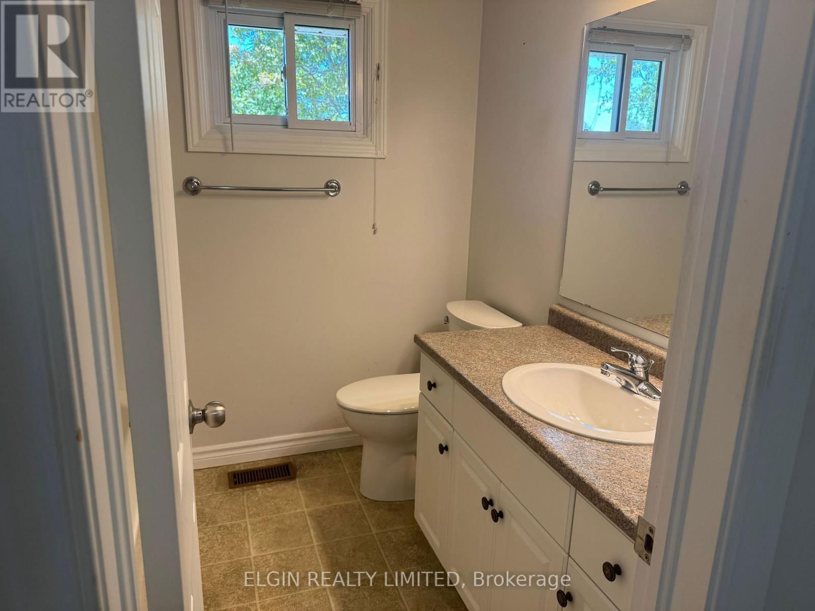 18 VANIER PLACE Image 14