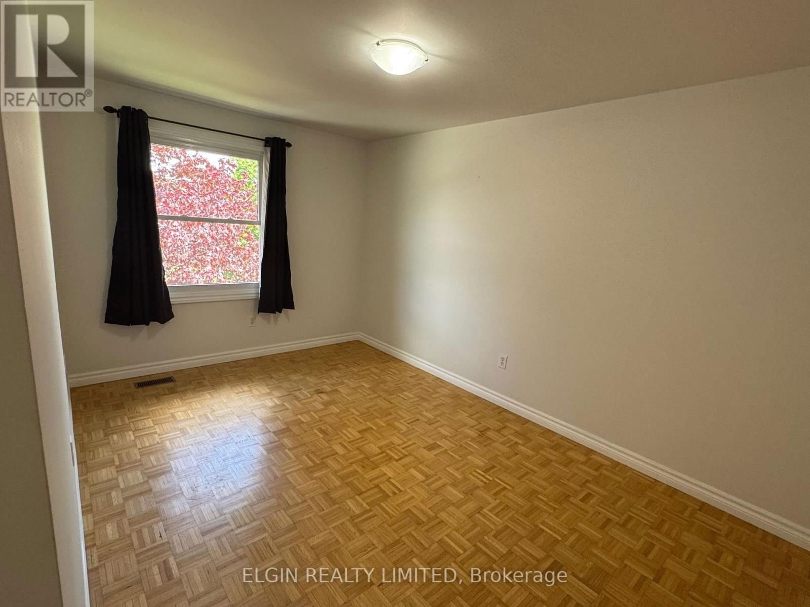 18 VANIER PLACE Image 19