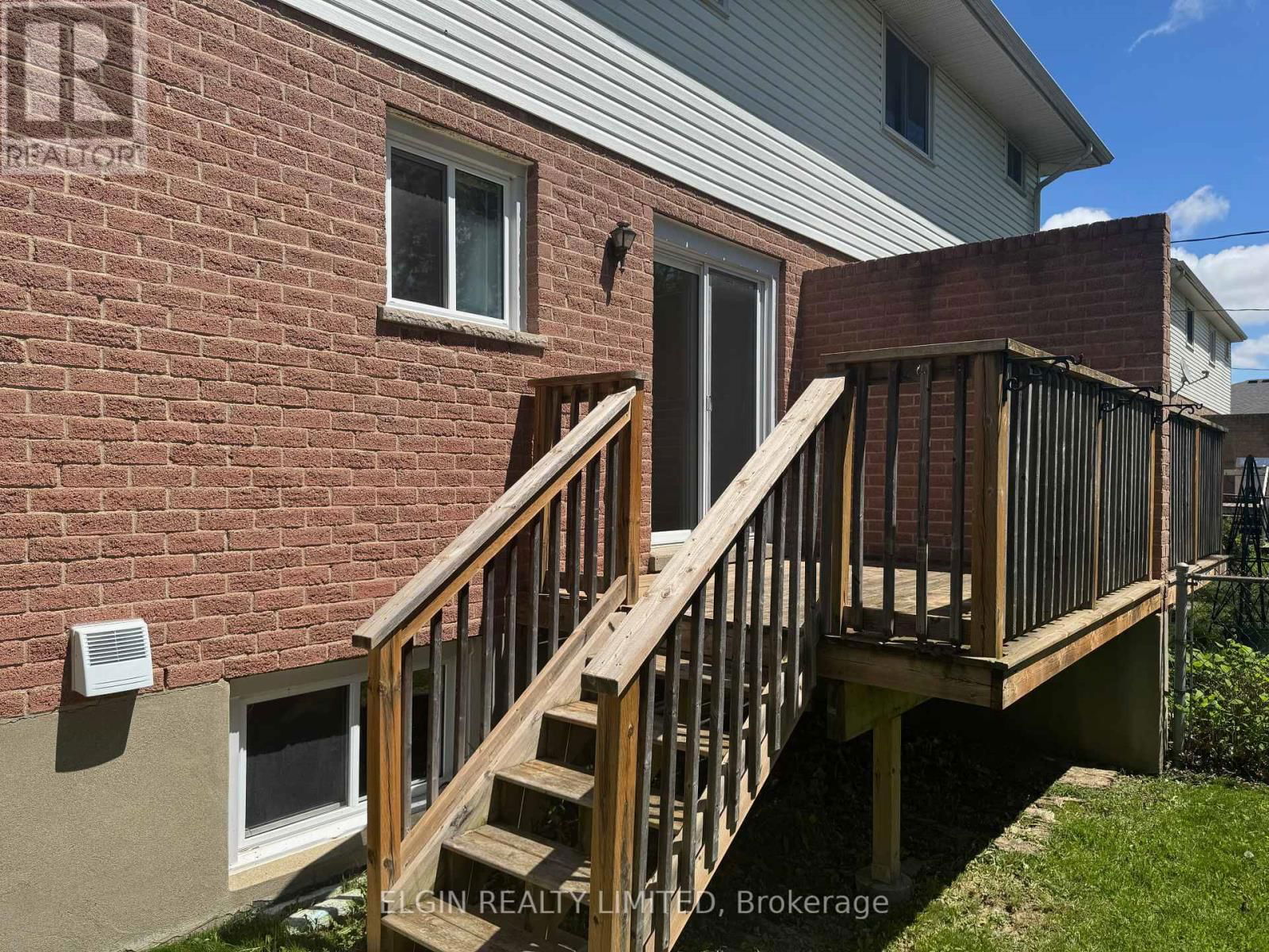 18 VANIER PLACE Image 30